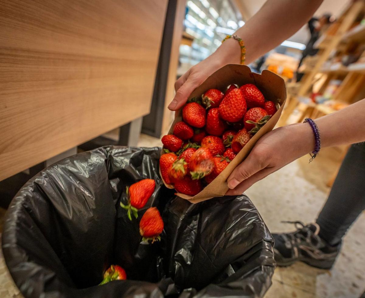 Catalunya redueix el 21% les sobres alimentàries