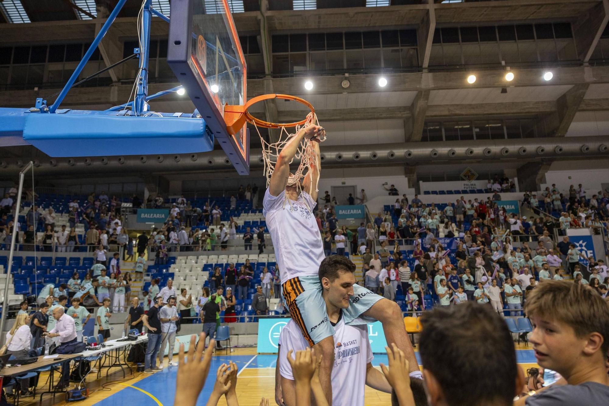 Así ha sido la fiesta del Palmer Basket Mallorca Palma tras ascender a Primera FEB