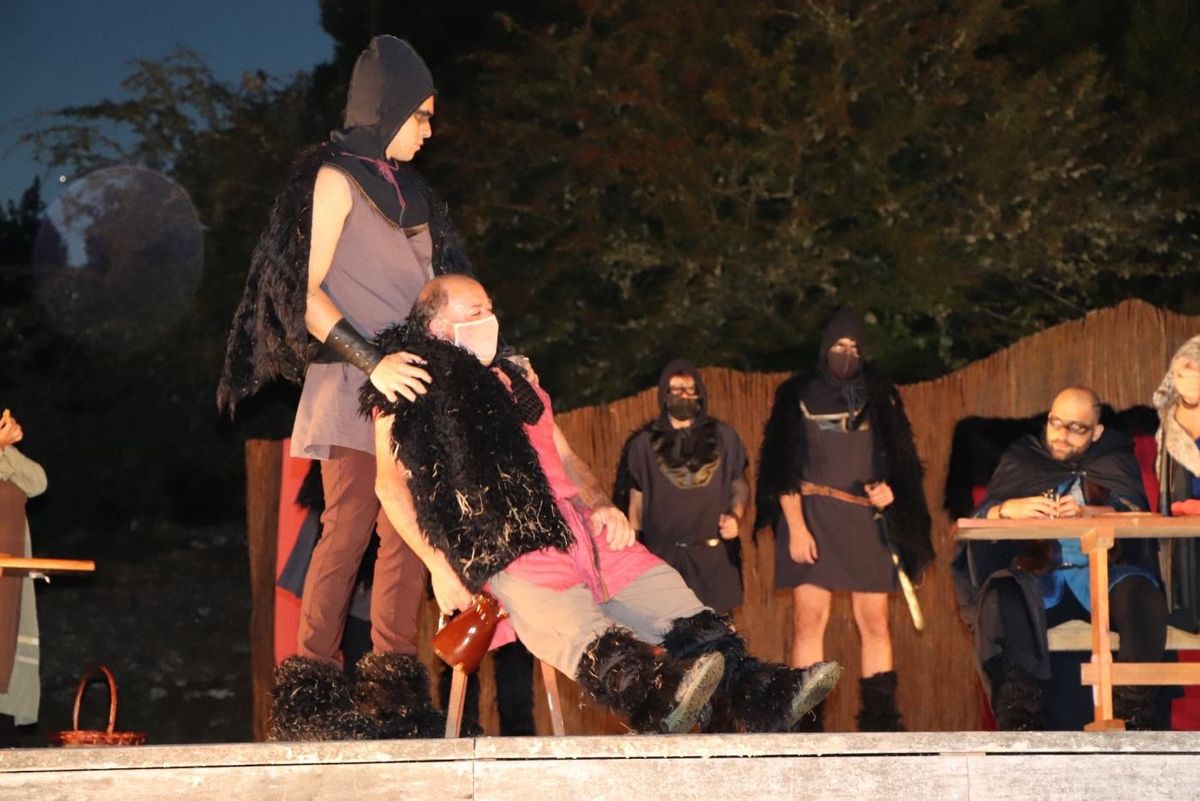 El teatro a los pies de las Torres de Oeste, durante la pandemia.