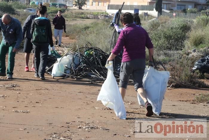 SOS Mar Menor retira dos toneladas de basura