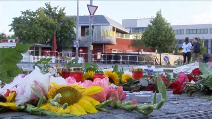 Flores y velas por las víctimas de Múnich