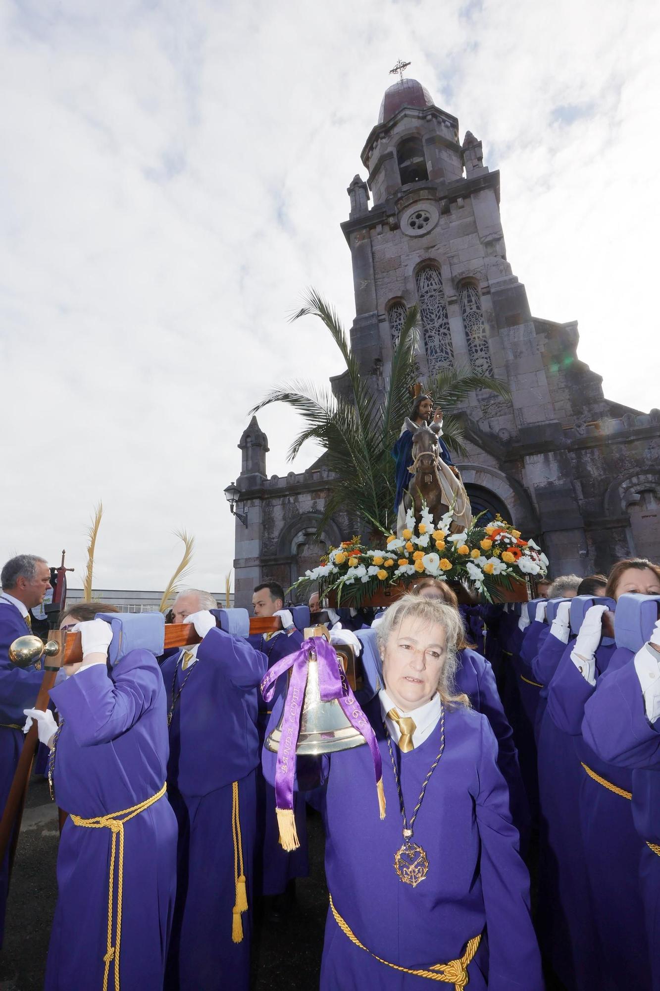 Procesión de La Borriquilla en San Pedro de los Arcos (Oviedo).