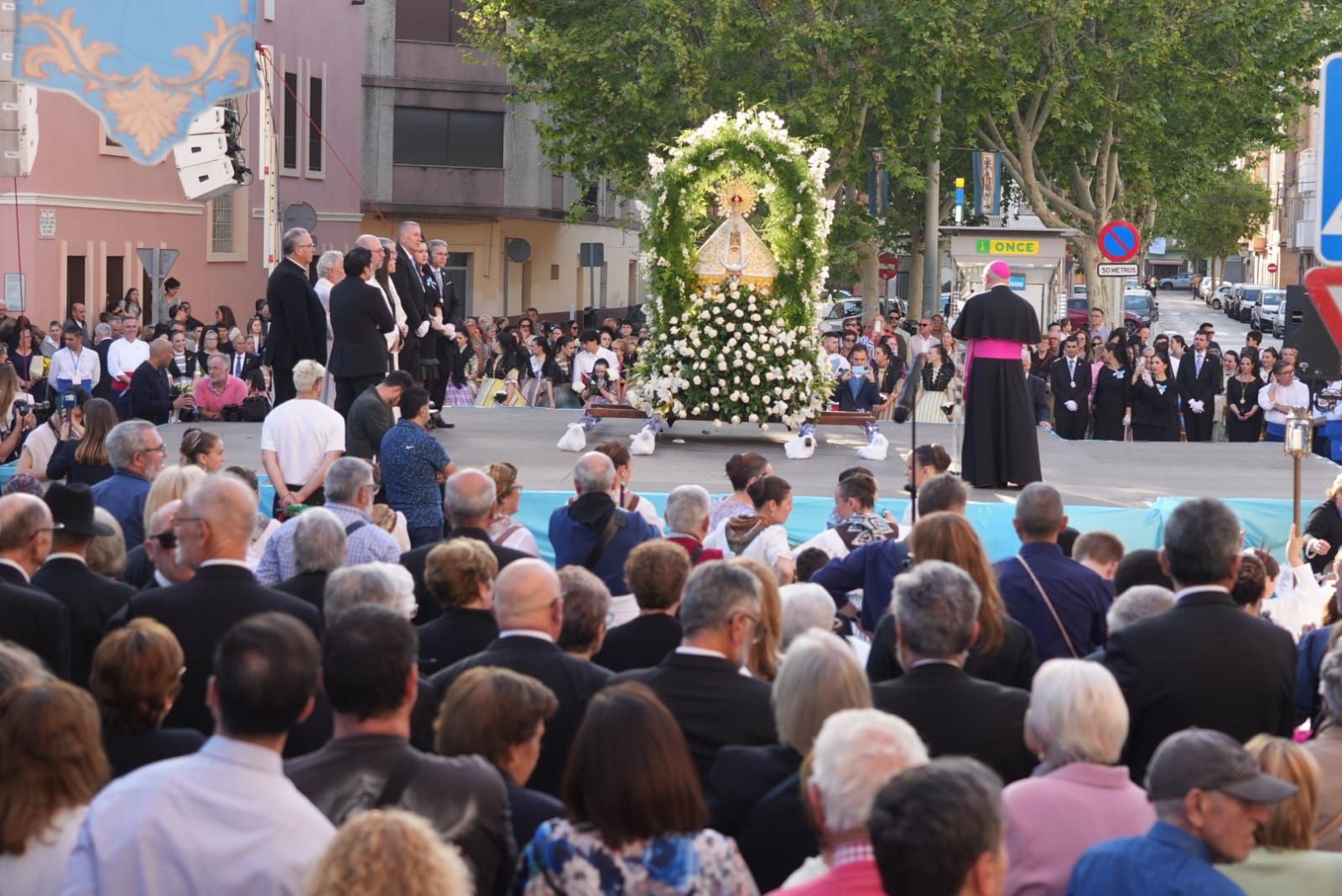 Galería de imágenes: La Virgen del Lledó llega a la plaza de la Virgen del Carmen en el Gau