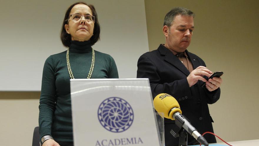 González Riaño sucede a Ana Cano al frente de la Academia de la Llingua