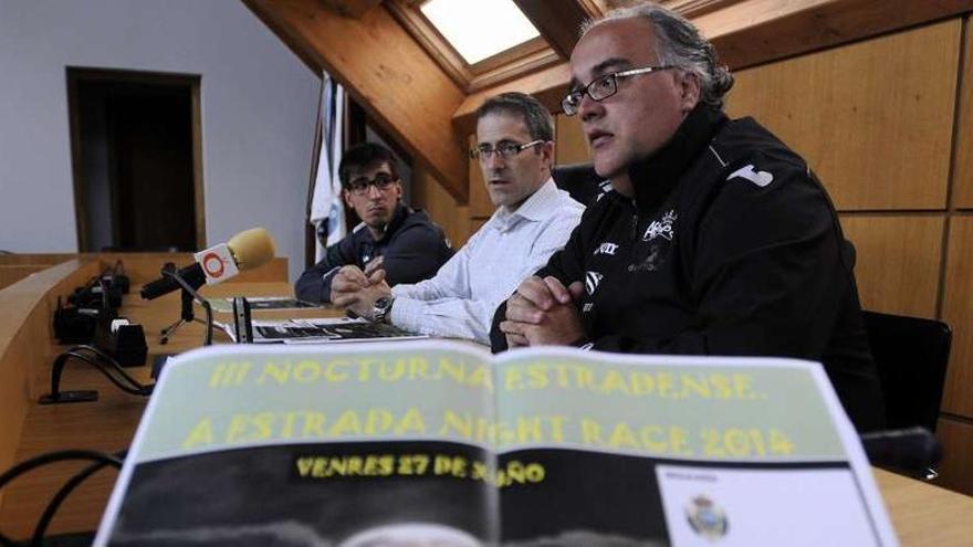 Jorge Dios, Ismael Pena y Rodrigo Sanjurjo, en la presentación de la carrera.