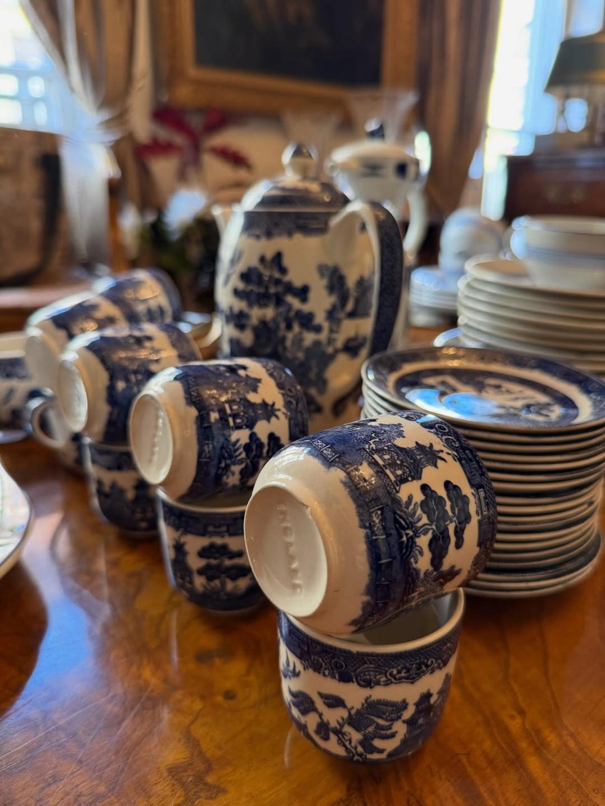 Piezas de vajilla que estarán disponibles para su compra en el próximo mercado efímero en el Retiro