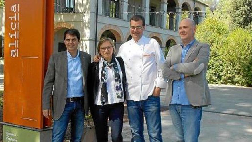 Marc Castells, Marta Lacambra, Jaume Biarnés i Toni Massanés, ahir a Sant Benet en la presentació del certamen