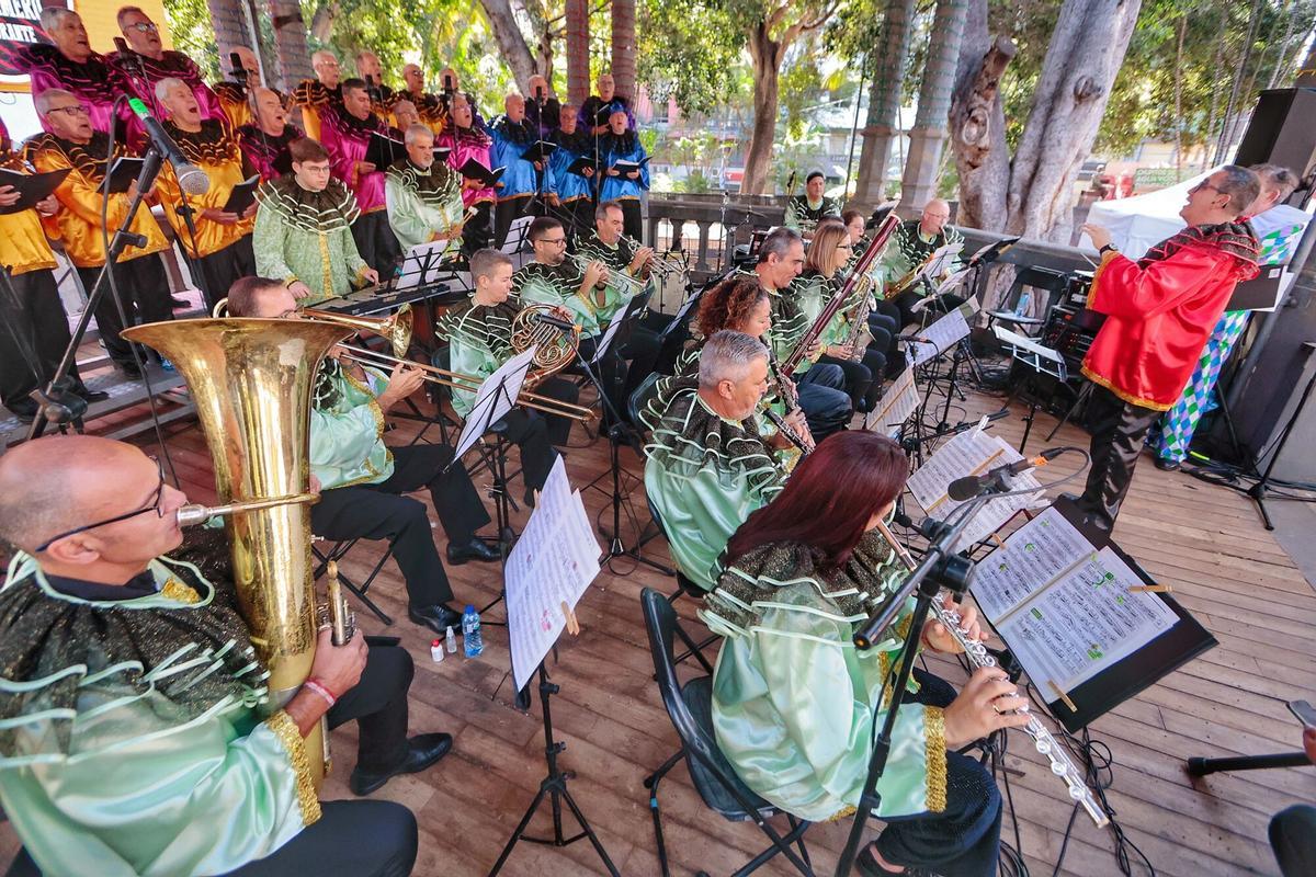 Carnaval de día. Los Fregolinos y Ni fú Ni fa