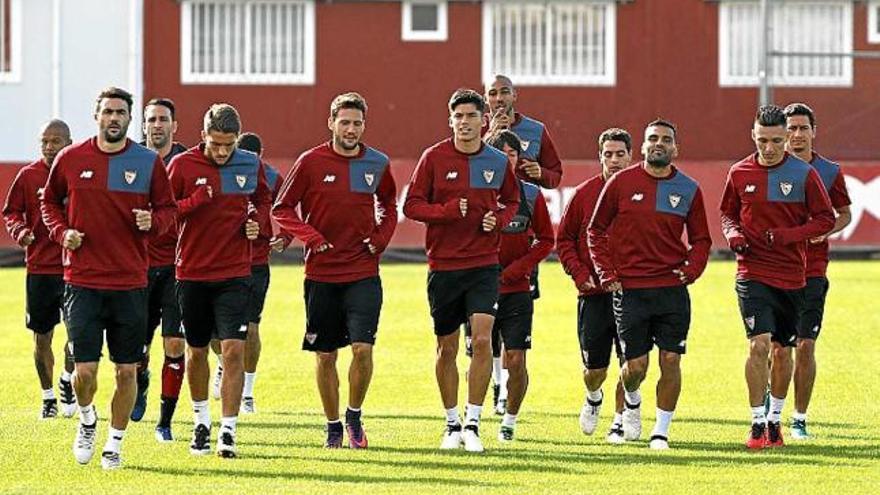 Entrenament del Sevilla, ahir al matí a la seva ciutat esportiva