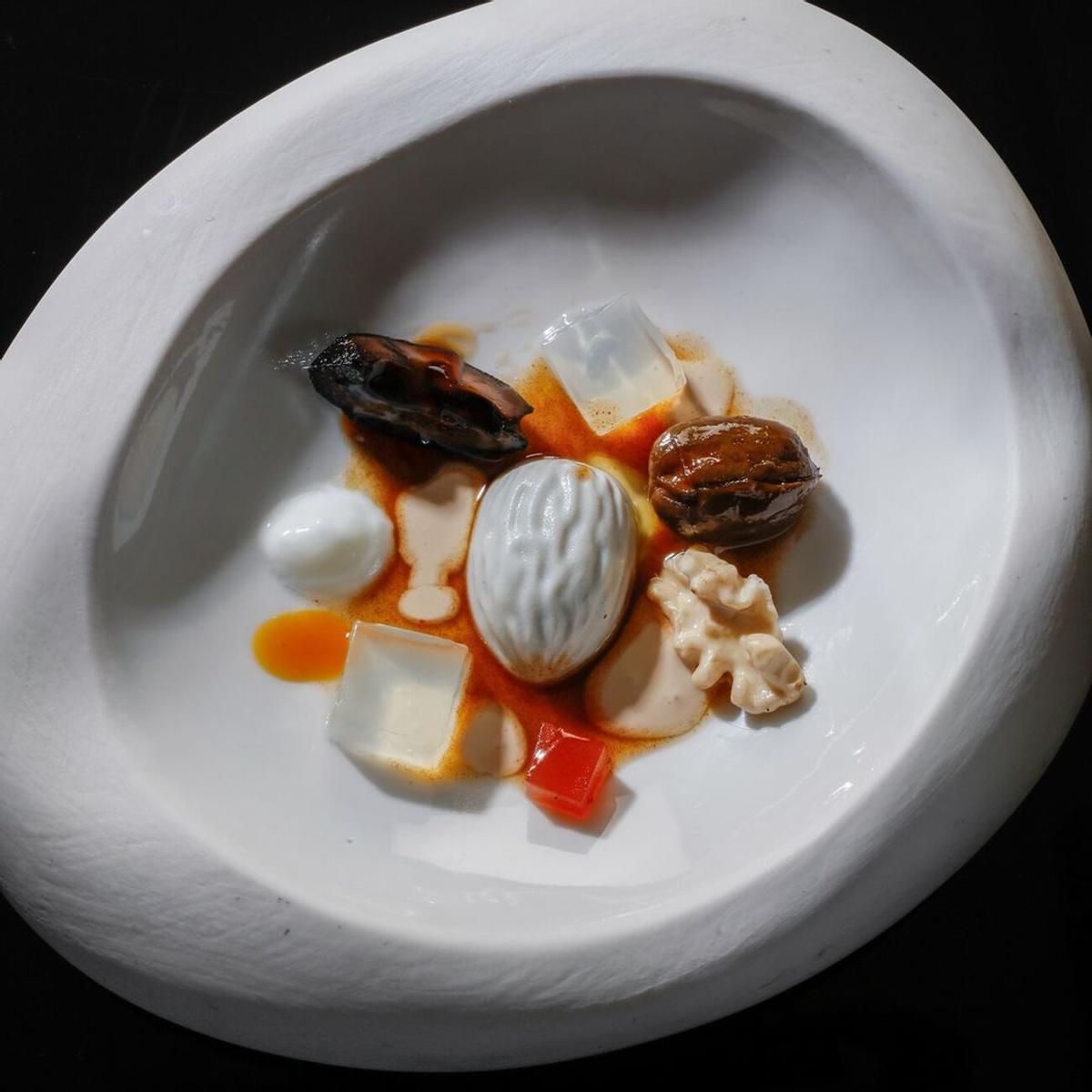 Coulant nixtamalizado de roquefort con nueces, manzana y membrillo, del restaurante Disfrutar