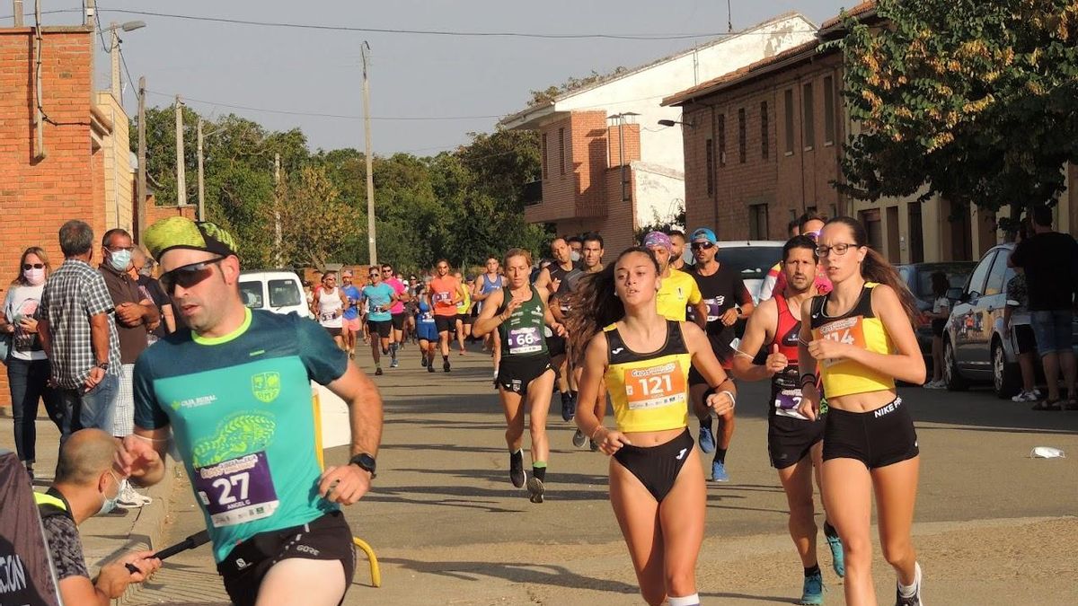 Participantes, en una edición anterior del Cross Ribera del Eria