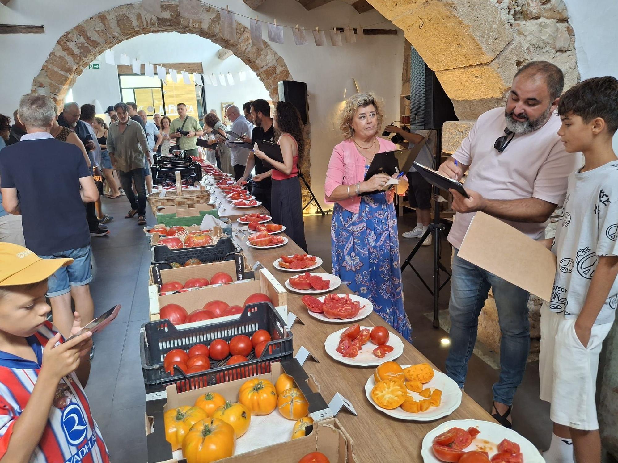 Las imágenes del concurso de la Millor Tomaca de la Marina de Els Magazinos de Dénia: huerta sin fronteras