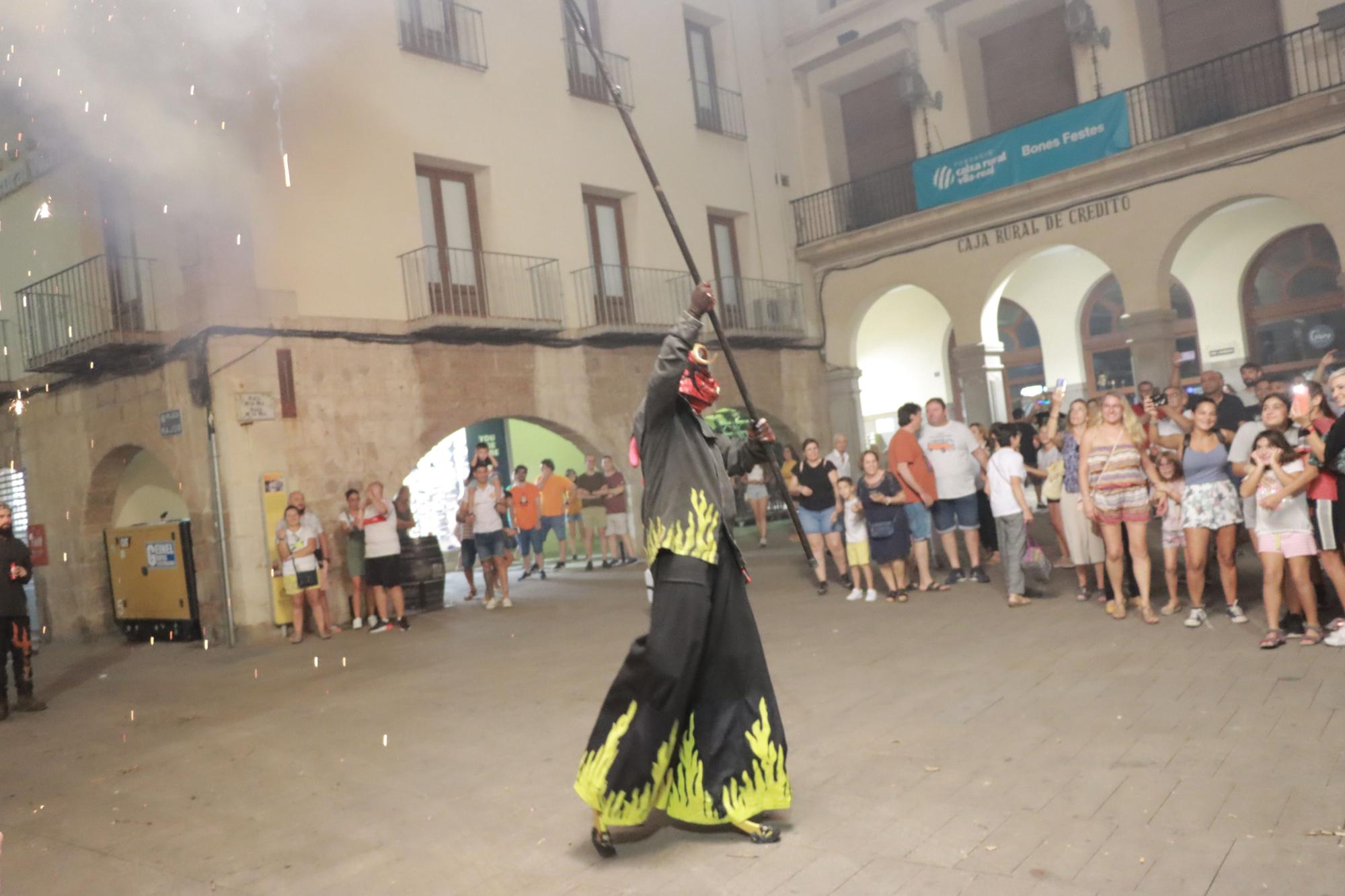 Las fotos del 'retorn' de la patrona y del 'correfoc' en el último día de fiestas de Vila-real