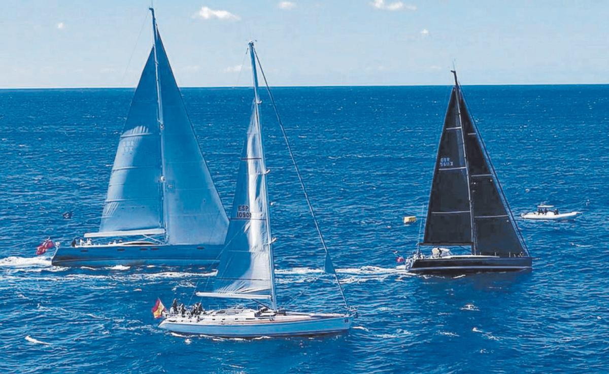 Algunos de los barcos que participaron en la regata solidaria. | | BESO BEACH