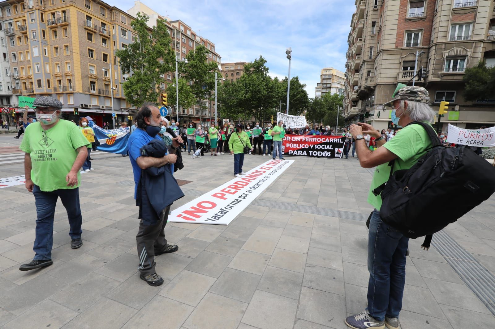 Más de 200 personas se manifiestan para pedir más paradas y frecuencias de tren