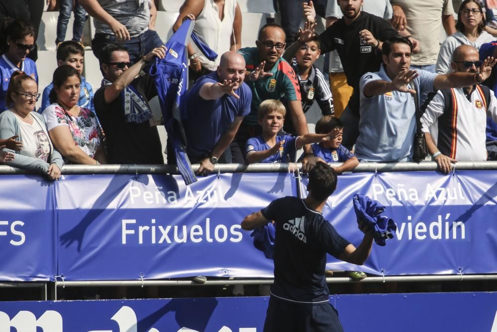 2.500 aficionados del Oviedo apoyan al equipo antes del derbi