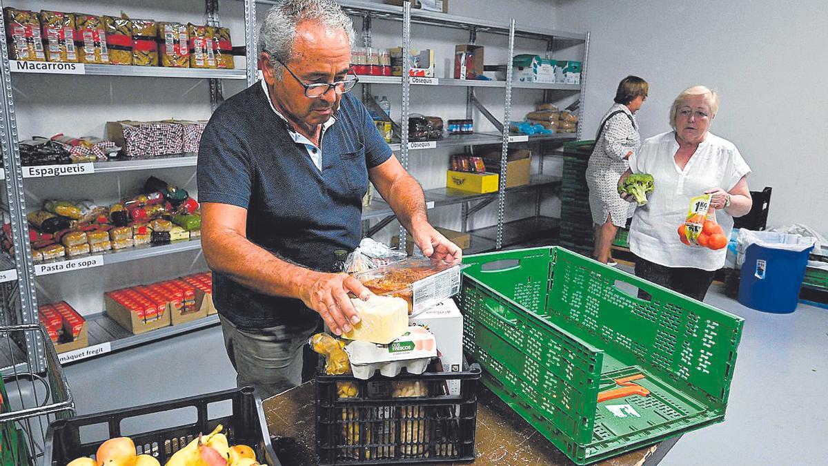 Con uno de cada cinco aragoneses en riesgo de pobreza y exclusión social, recursos como el banco de alimentos de la imagen siguen siendo imprescindibles