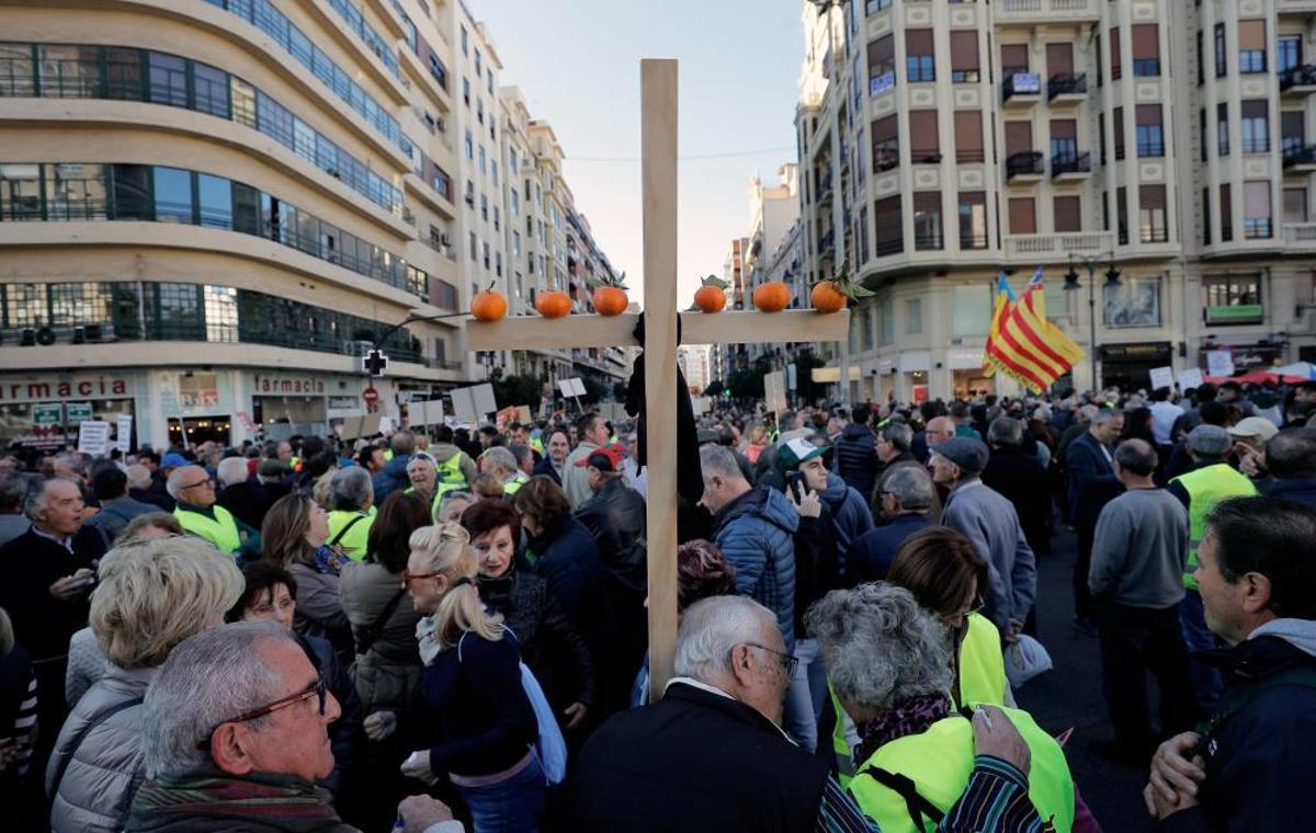 FOTOS: La tractorada de los agricultores toma Valencia