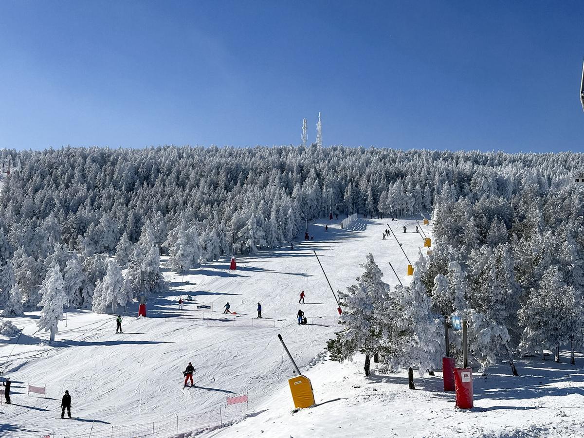 Una pista de esquí de la estación de Valdelinares