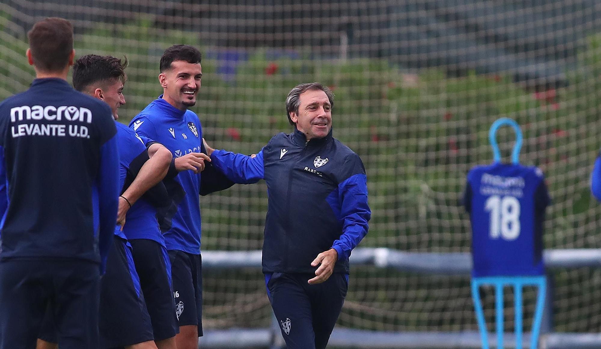 Primer entrenamiento de Felipe Miñambres con el Levante UD