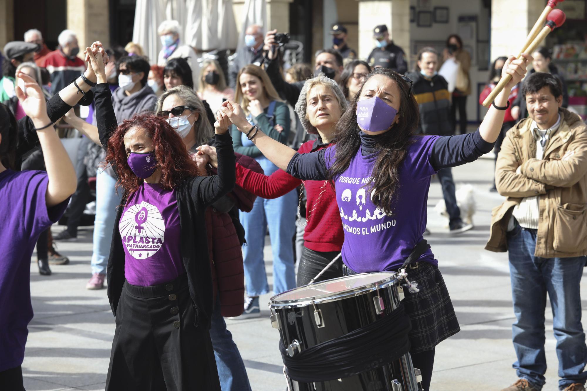 EN IMÁGENES: Así se vivió el Día de la Mujer (8M) en Avilés