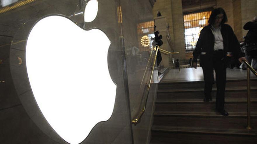 Logo de Apple en una tienda de Nueva York .