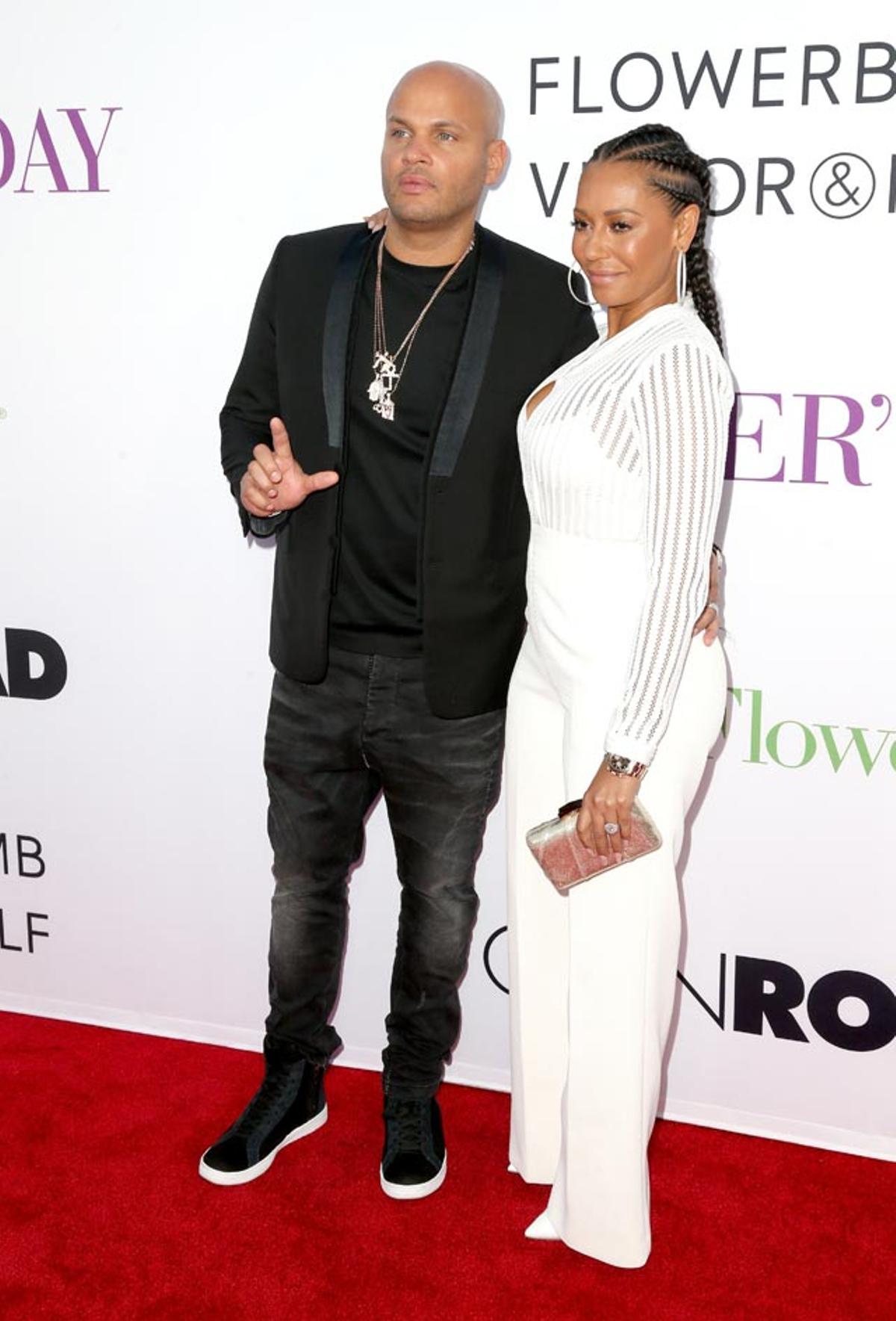 Stephen Belafonte y Mel B, en la première de Mother's Day en Los Ángeles.
