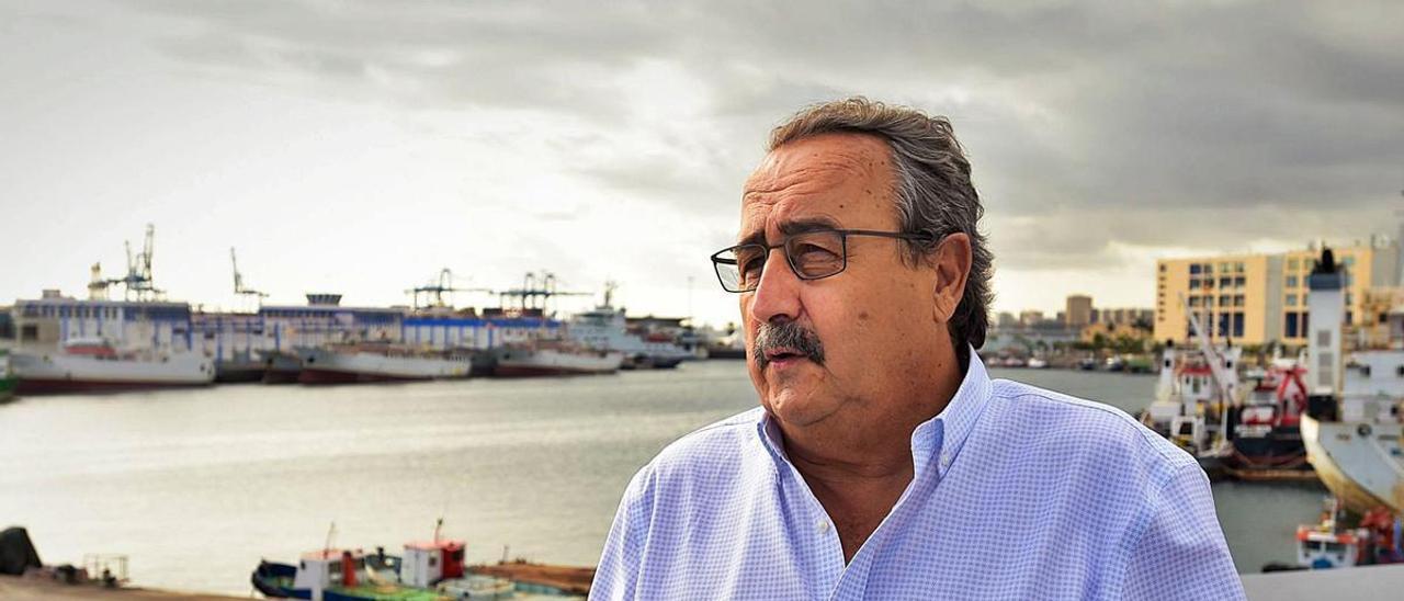 Jesús Alarcón, en la pasarela Onda Atlántica que conecta el Puerto de Las Palmas con la ciudad. | |