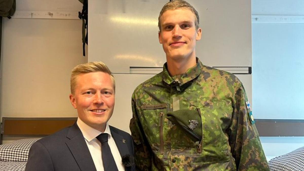 Lauri Markkanen cumple servicio militar