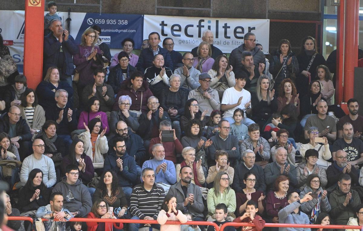 El Pavillón Municipal de Deportes do Porriño fue el epicentro de la música tradicional gallega