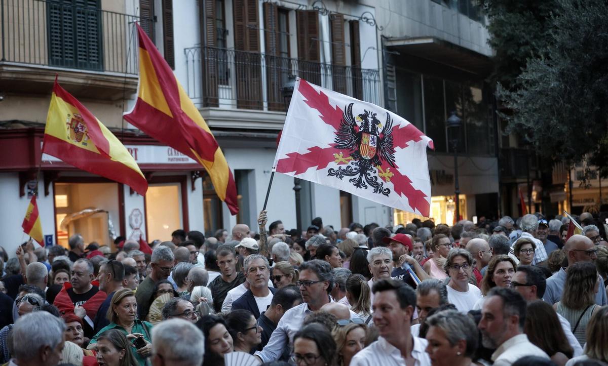 Imágenes de la manifestación en Cort, Palma, en apoyo a Ceuta