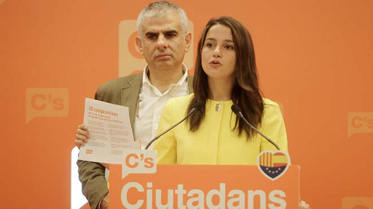 Arrimadas realitza una roda de premsa reclamant la vicepresidència a la Mesa del Parlament. 