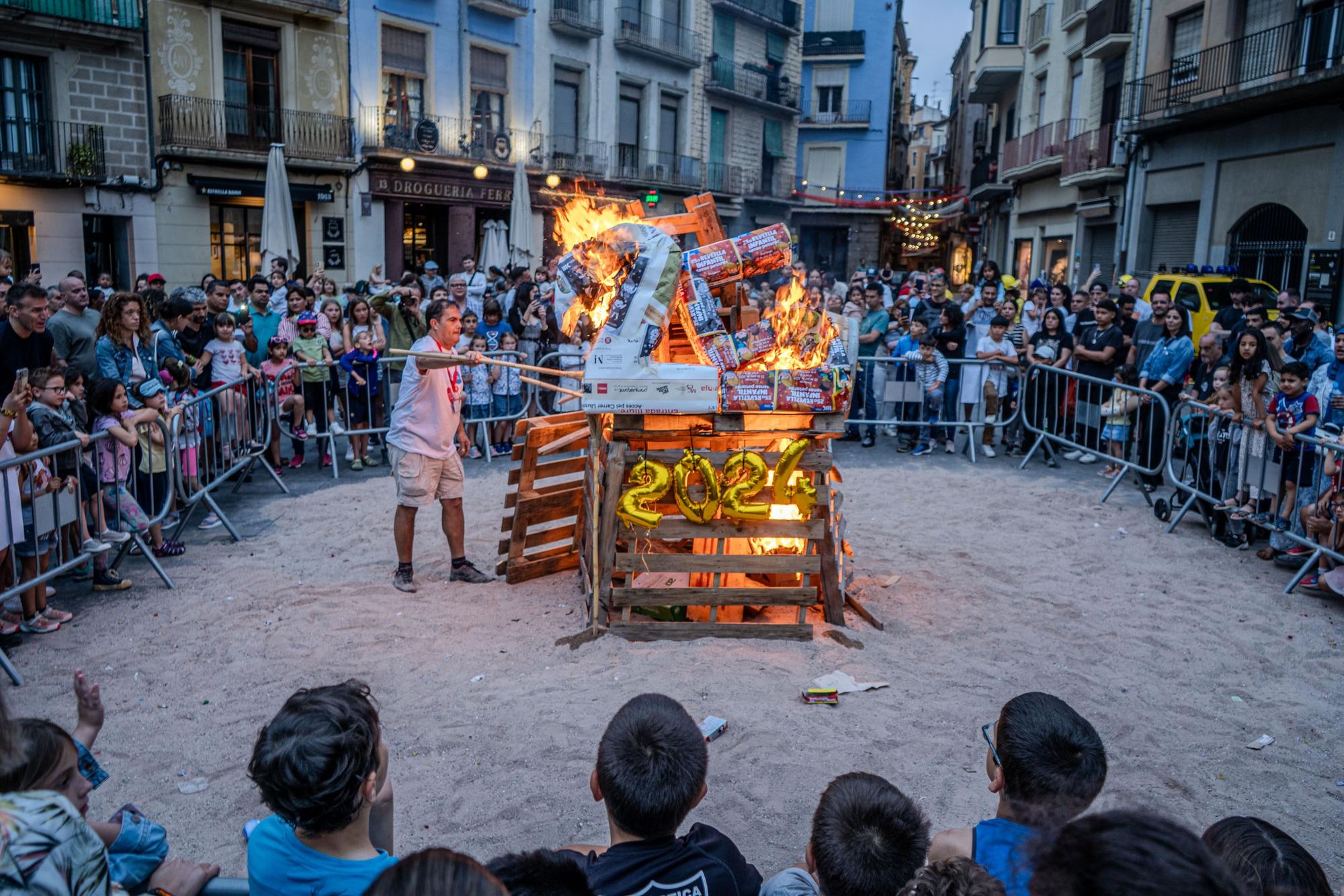 La revetlla i la flama del Canigó arriben a Manresa