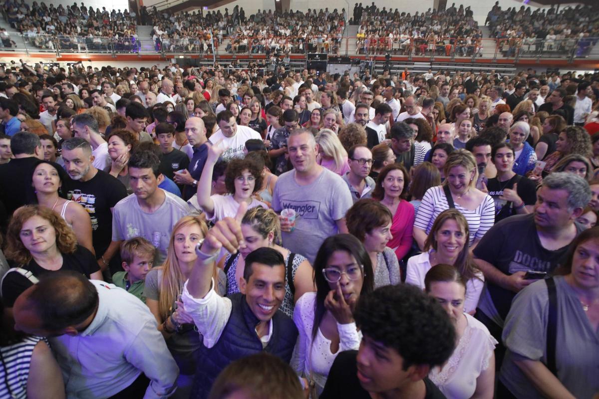 Hombres G desbordan Gijón con su concierto Hombres G desbordan Gijón con su concierto