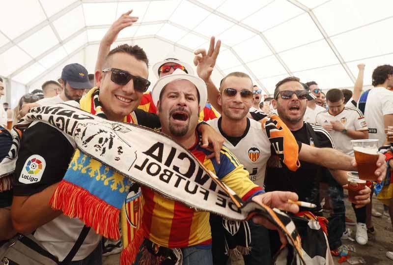 Fan zone del Valencia CF en Sevilla