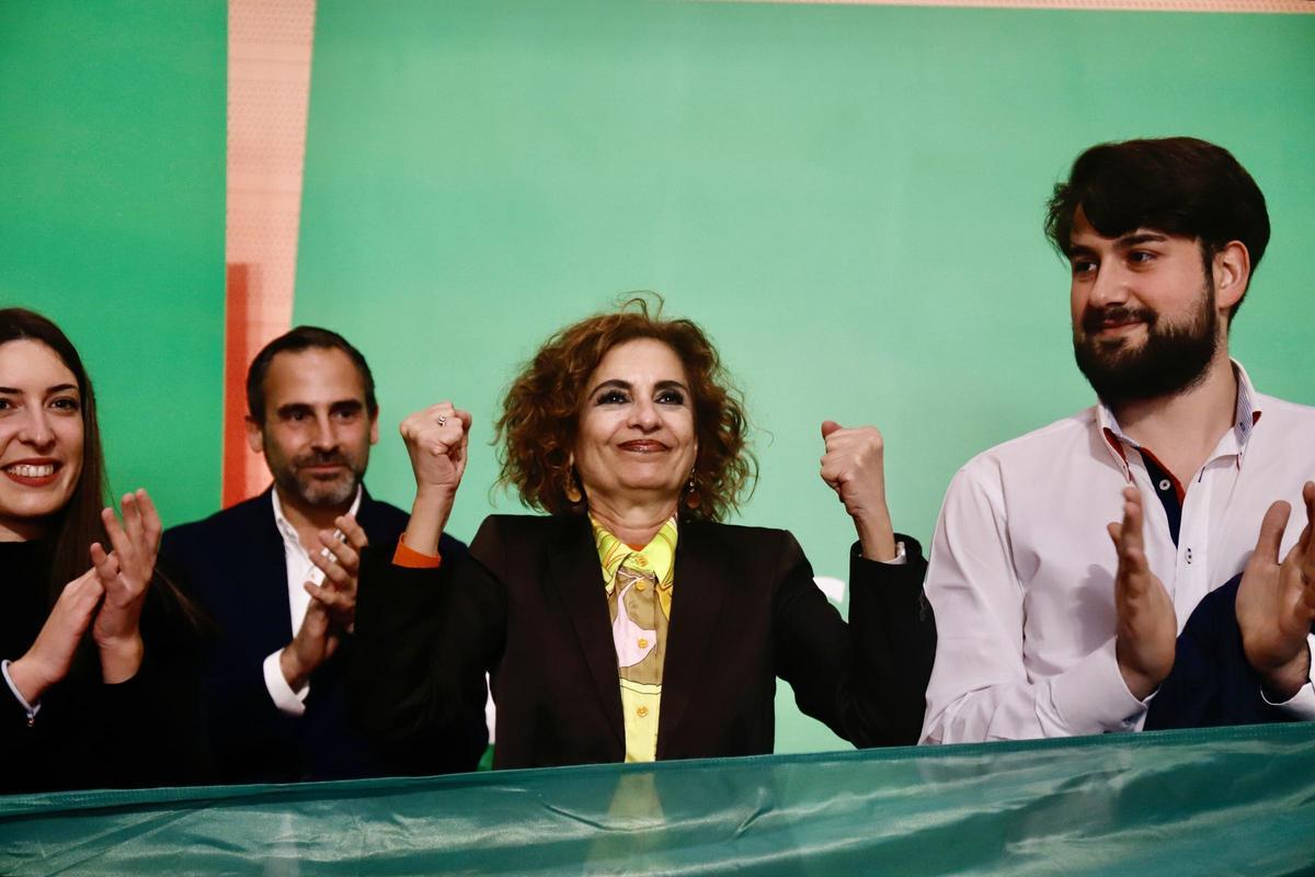 María Jesús Montero, con Dani Pérez al fondo, en su reciente encuentro con la militancia del PSOE celebrado en Cártama.