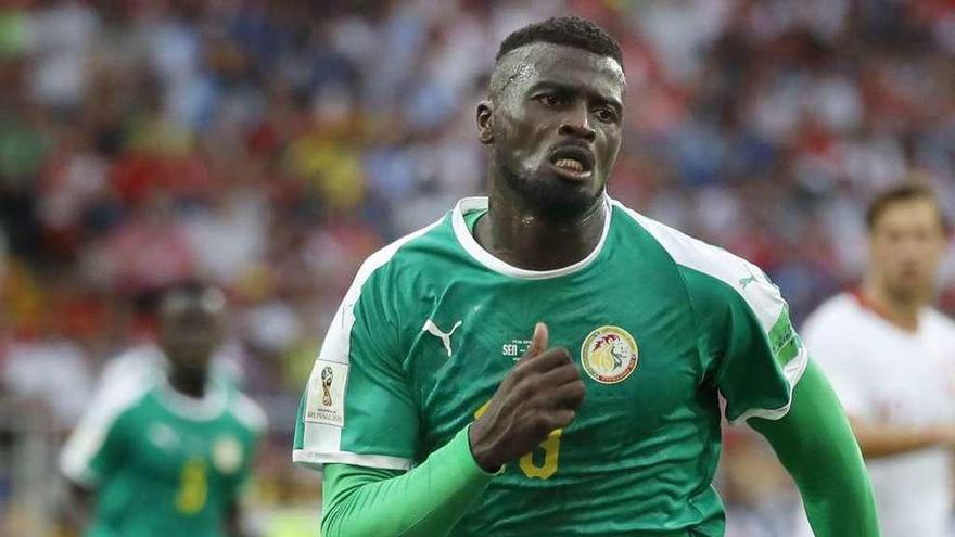 Niang exhibe poderío físico ante Polonia. // Faro