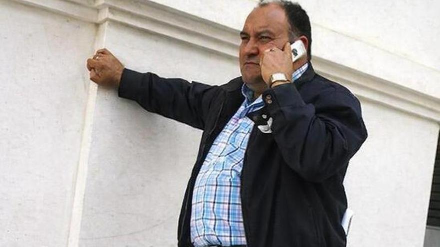 El alcalde socialista de Benferri logra que el Ayuntamiento pague la indemnización de 42.575 euros de su condena por acoso laboral al secretario