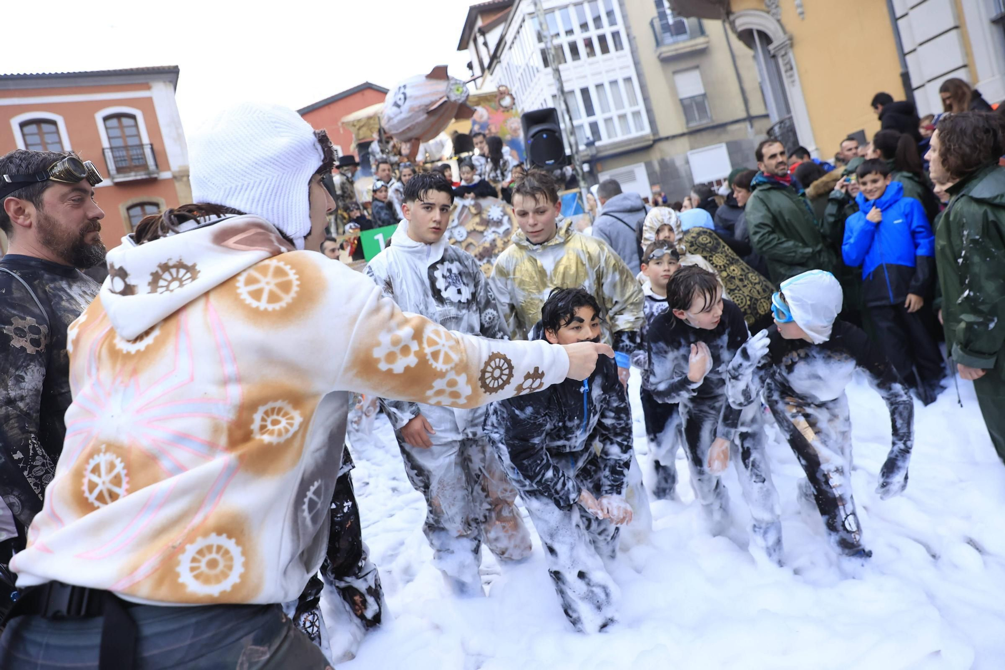 EN IMÁGENES: Así fue el espectacular 37.º Descenso de Galiana en el Antroxu de Avilés