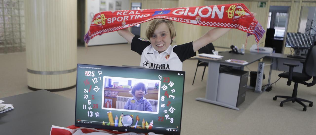 Álex lo vuelve a hacer: el niño viral que recitaba la plantilla del Sporting emociona ocho años después