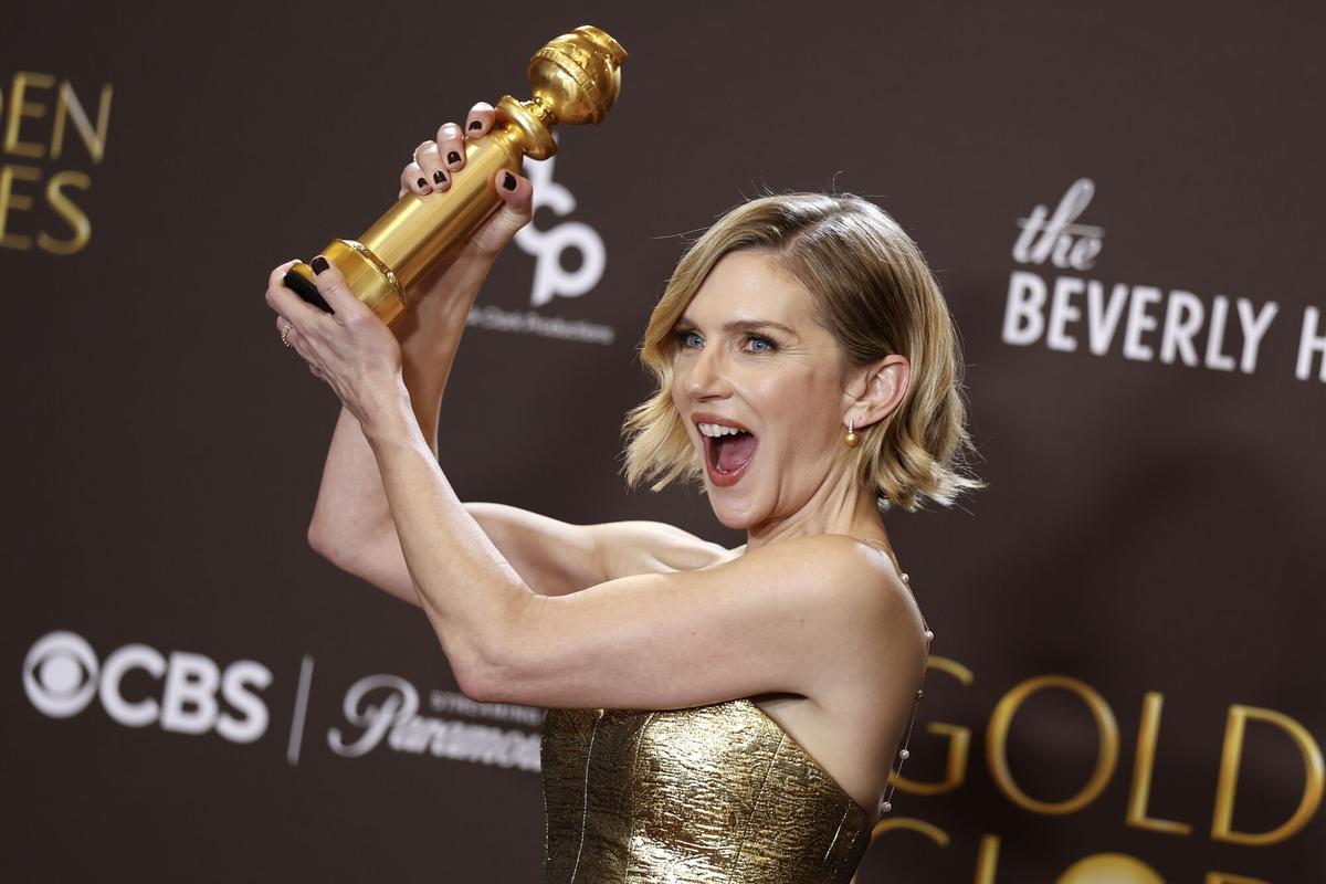 Rhea Seehorn, la protagonista de 'Pluribus', con su primer Globo de Oro.