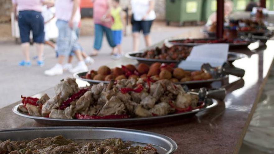 Orpesa cruza el ecuador de las fiestas con aire medieval y tapas