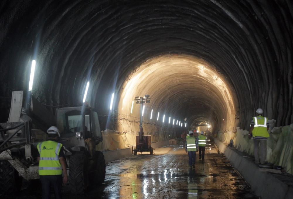 Visita a las entrañas del AVE en Galicia