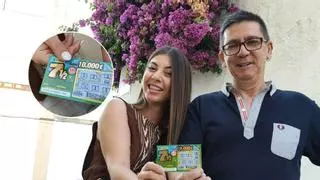 La satisfacción de compartir un premio de 10.000 euros de un 'Rasca', en Coria