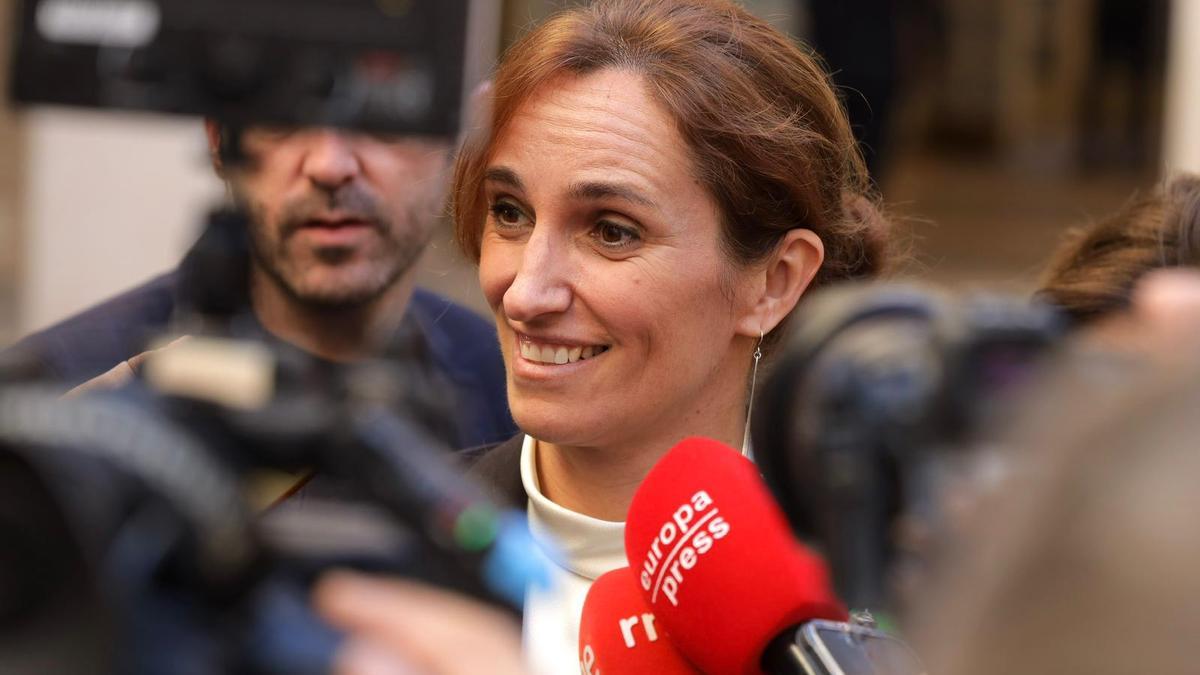 La ministra de Sanidad, Mónica García, este viernes en Zaragoza antes del Consejo Interterritorial de Salud en Zaragoza.