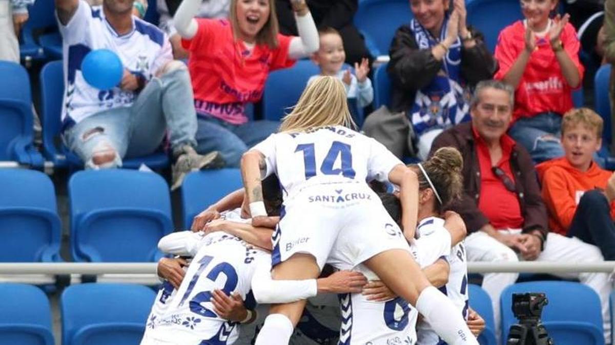 La celebración del gol de Paulina Gramaglia.