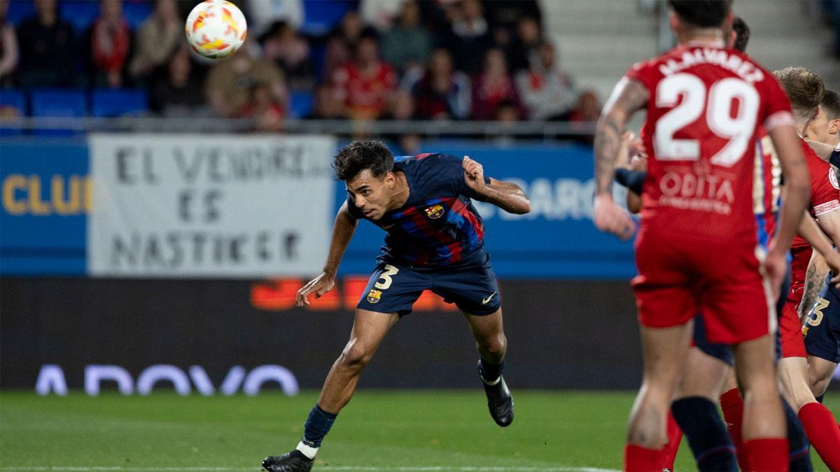 En esta acción, Chadi logró ante el Nàstic un gol que supuso un nuevo triunfo del filial