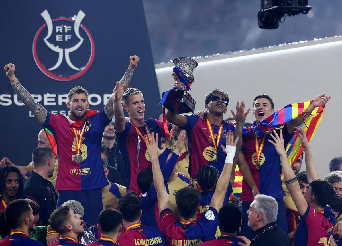 El Barça golea 2-5 al Madrid en la final de la Supercopa | FOTOS