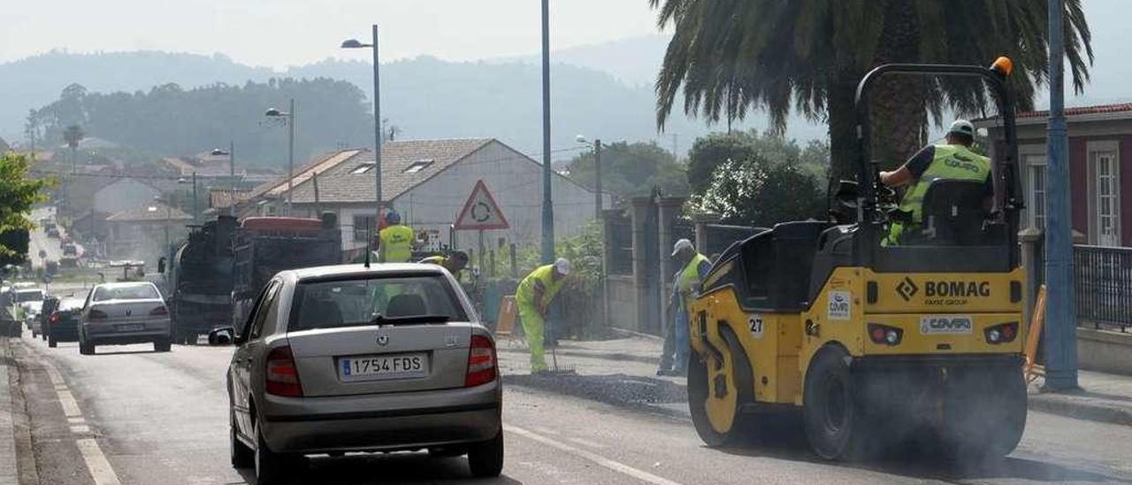 La avenida de Vilariño es uno de los principales accesos a Cambados. // Noé Parga