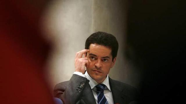 Enrique Bañuelos en una rueda de prensa en abril de 2007 en plena caída libre de Astroc.